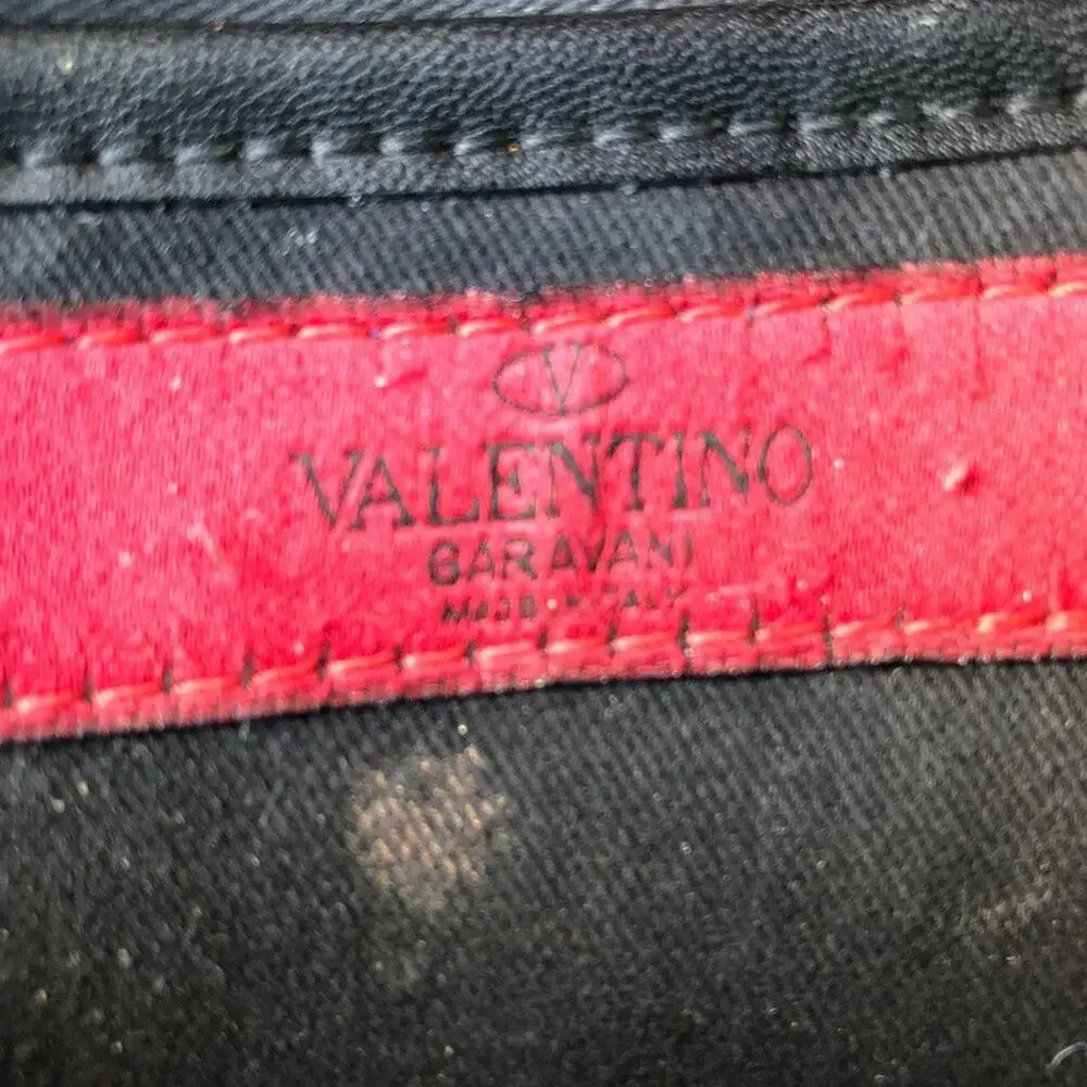 Valentino Garavani Rockstud Black Pebbled Leather Camera Crossbody Bag Flawed